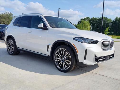 Mineral White Metallic 2026 BMW X5 sDrive40i