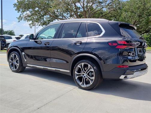 Black Sapphire Metallic 2026 BMW X5 sDrive40i