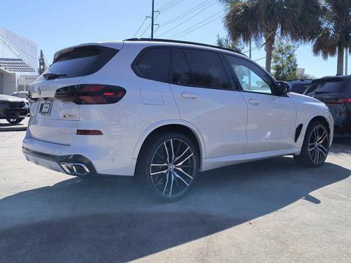 2025 BMW X5 M60i