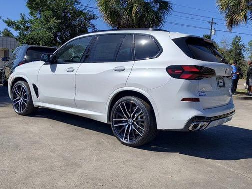 2025 BMW X5 M60i
