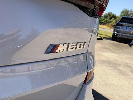 2025 BMW X5 M60i