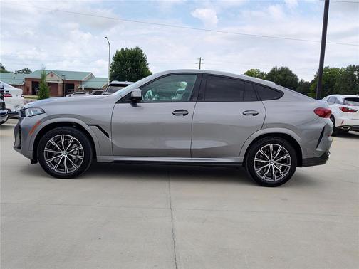 2025 BMW X6 xDrive40i