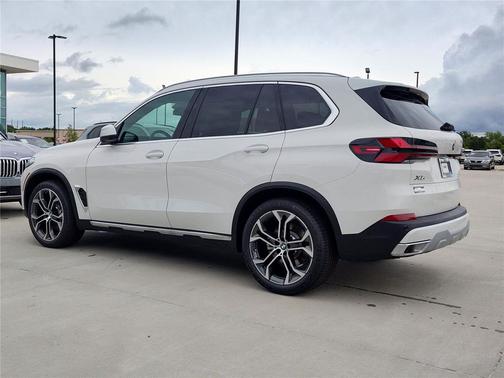 Alpine White 2026 BMW X5 sDrive40i