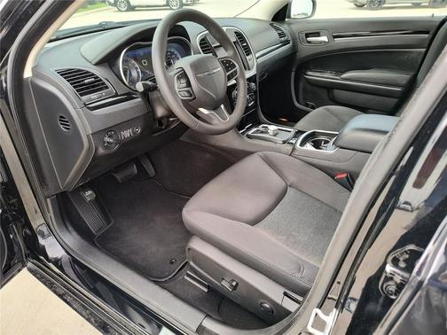 2023 Chrysler 300 Touring