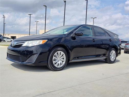 2014 Toyota Camry LE