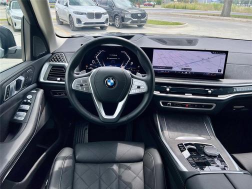 2025 BMW X7 xDrive40i