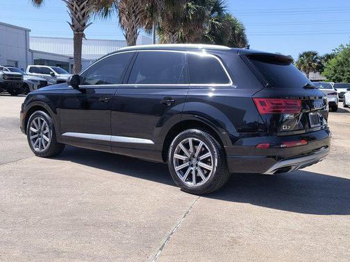 2019 Audi Q7 55 Premium Plus