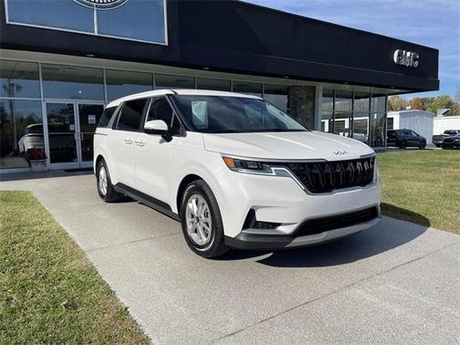 2024 Kia Carnival LX