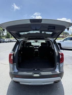 2023 GMC Acadia AWD SLT