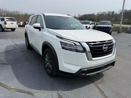 2022 Nissan Pathfinder S 4WD