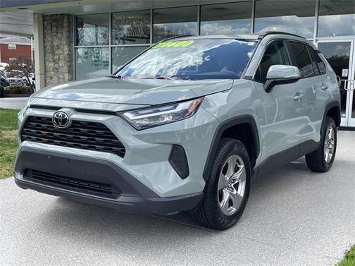2023 Toyota RAV4 XLE