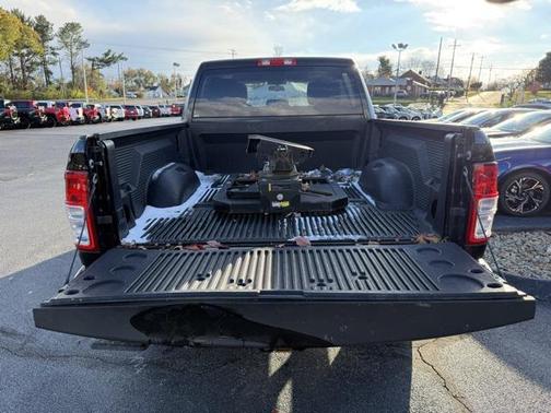 2019 RAM 2500 Big Horn Crew Cab 4x4 6'4' Box