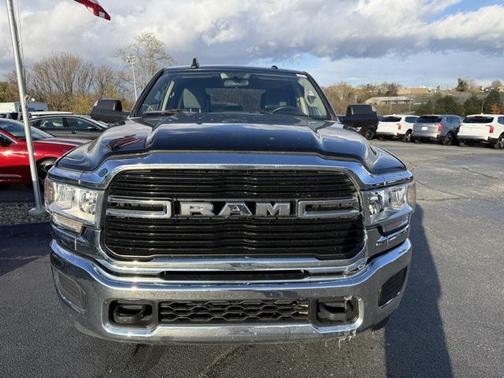 2019 RAM 2500 Big Horn Crew Cab 4x4 6'4' Box