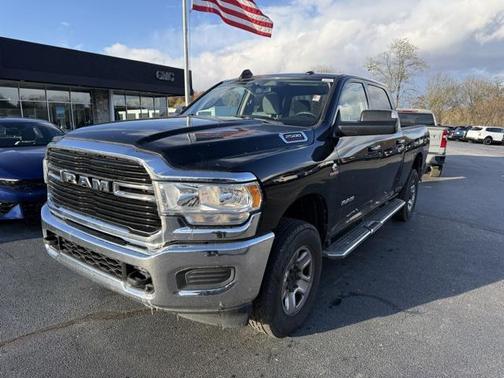 2019 RAM 2500 Big Horn Crew Cab 4x4 6'4' Box