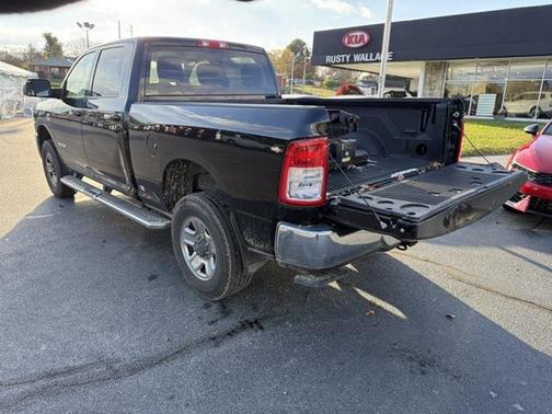 2019 RAM 2500 Big Horn Crew Cab 4x4 6'4' Box