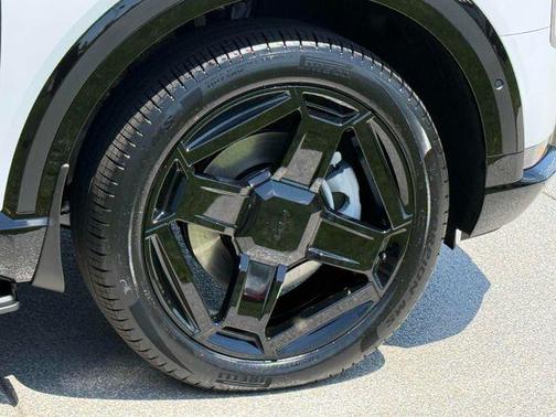 White Pearl 2027 Kia Telluride Hybrid X-Line SX