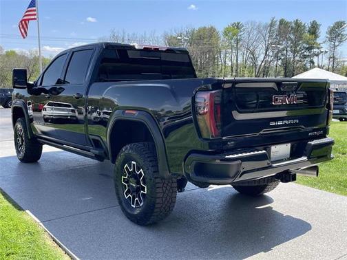 2024 GMC Sierra 2500 AT4