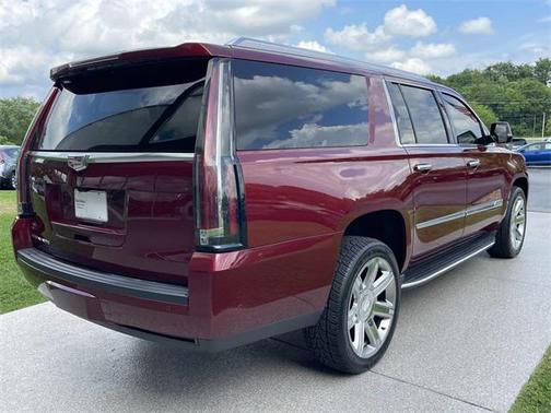 2017 Cadillac Escalade ESV Luxury