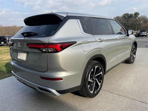 2024 Mitsubishi Outlander SE Black Edition w/Pano Roof S-AWC