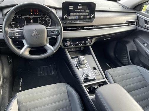 2024 Mitsubishi Outlander SE Black Edition w/Pano Roof S-AWC