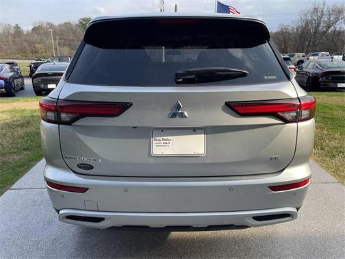 2024 Mitsubishi Outlander SE Black Edition w/Pano Roof S-AWC
