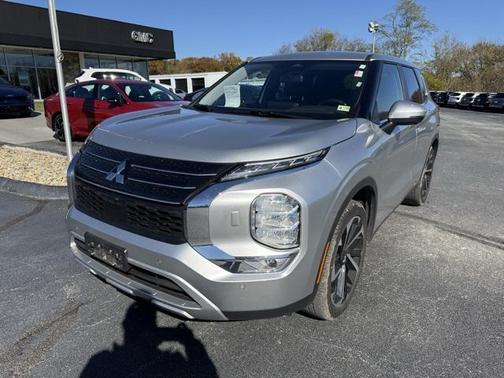 2024 Mitsubishi Outlander SE Black Edition w/Pano Roof S-AWC