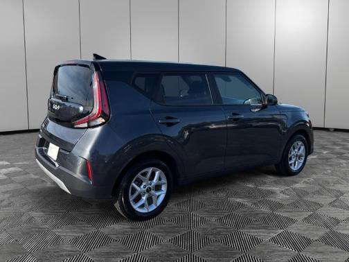 Gravity Gray 2024 Kia Soul LX