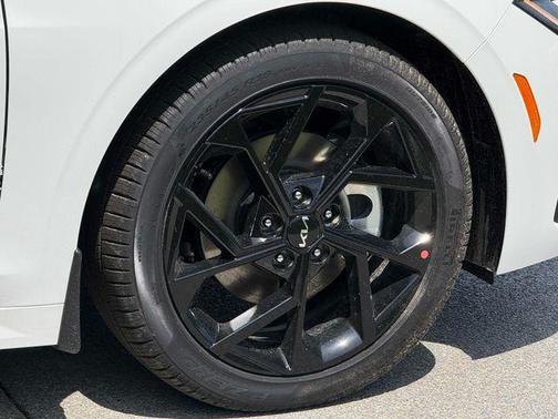 Snow White Pearl 2026 Kia K5 GT-Line FWD