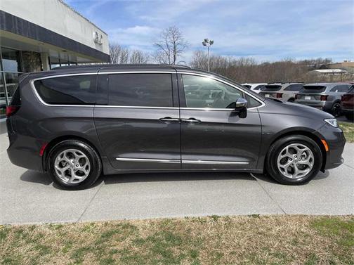 2023 Chrysler Pacifica Limited