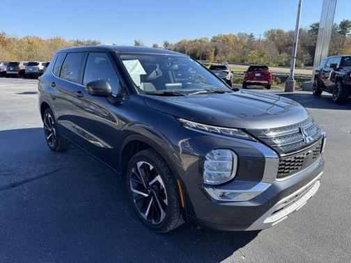 2024 Mitsubishi Outlander SE Black Edition w/Pano Roof S-AWC