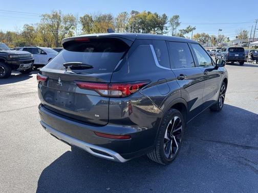 2024 Mitsubishi Outlander SE Black Edition w/Pano Roof S-AWC