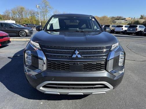 2024 Mitsubishi Outlander SE Black Edition w/Pano Roof S-AWC