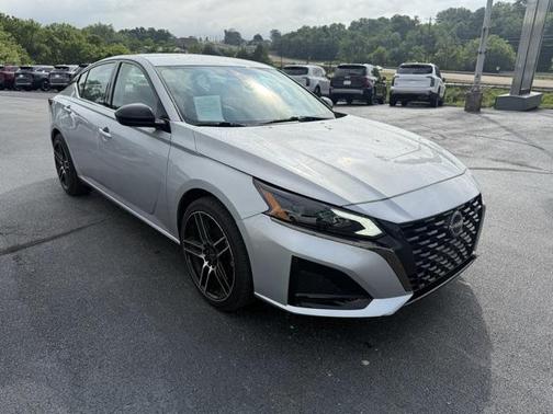 2023 Nissan Altima SR FWD