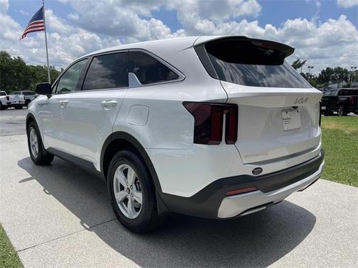 2025 Kia Sorento LX