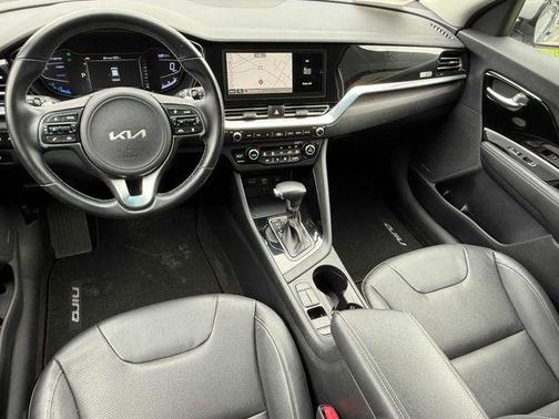 Steel Gray 2022 Kia Niro Touring SE