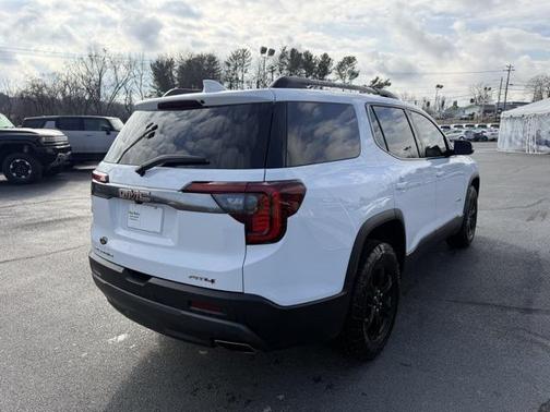 2023 GMC Acadia AWD AT4