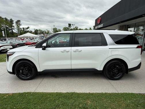 Snow White Pearl 2026 Kia Carnival LX