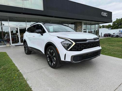 Glacial White Pearl 2023 Kia Sportage X-Line