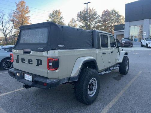 2022 Jeep Gladiator Overland