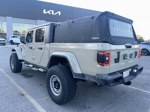 2022 Jeep Gladiator Overland