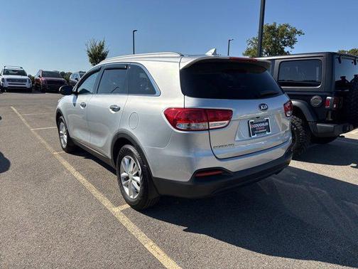 2018 Kia Sorento LX