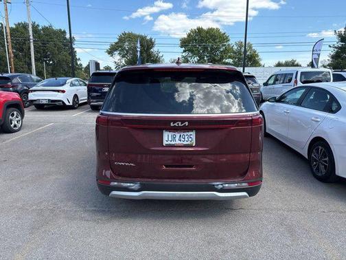 2023 Kia Carnival LX