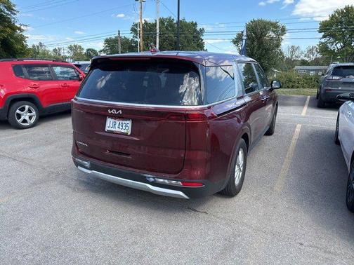 2023 Kia Carnival LX