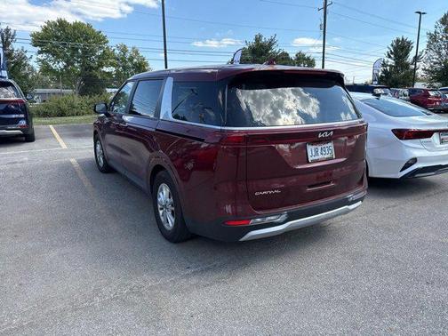 2023 Kia Carnival LX