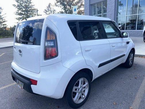2010 Kia Soul +