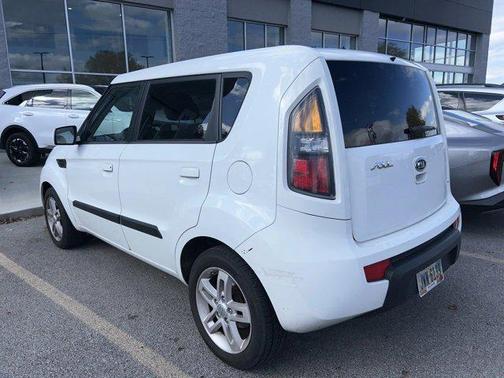 2010 Kia Soul +