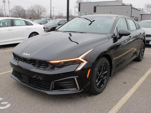 2025 Kia K5 LXS