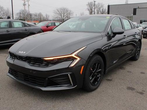 2025 Kia K5 LXS
