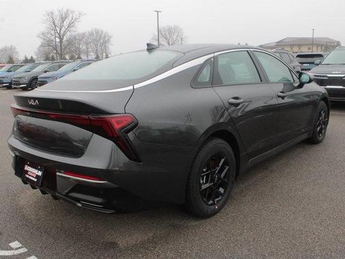 2025 Kia K5 LXS