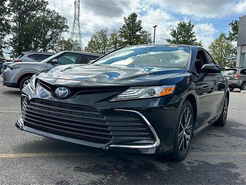 2023 Toyota Camry Hybrid XLE